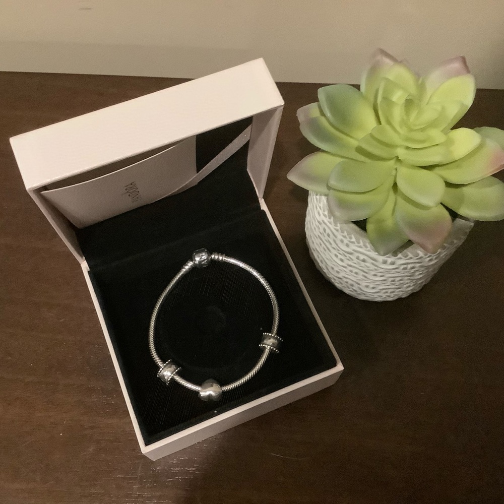Pandora Silver Bracelet - Spacers & Heart Charm ❤️